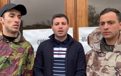 «Միանում եմ»․ 44-օրյա պատերազմի «խզված ձայնով» տղան Ազատության հրապարակում է, սատարում է հացադուլավորներին