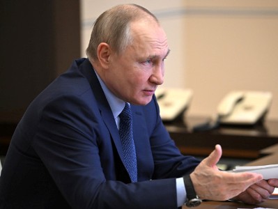 Putin orders to to storm remaining Ukrainian stronghold in Mariupol