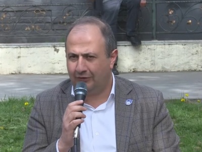 Մեր հասարակությունը երկու կրակահերթի ներքո է՝ մեկը թշնամի պետությունից, մեկը՝ իշխանությունից. Ռուբեն Մելքոնյան