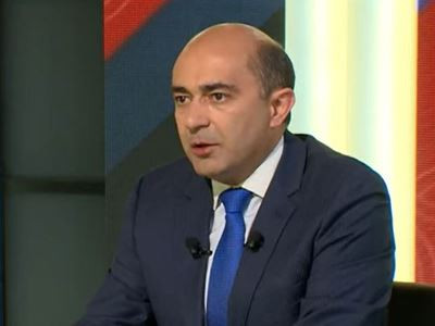 Ադրբեջանական ազանը, որ միացնում էին, երևի ավելի քիչ վնաս է տալիս, քան հայերենով ասվածը, որ Արցախը հանձնել են․ Մարուքյան