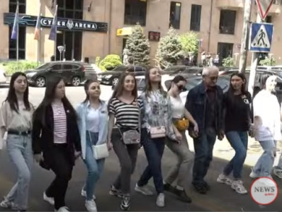 Opposition youth continue awareness campaign in Yerevan