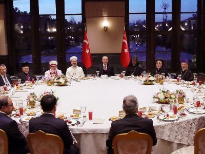 Turkey’s Erdogan sits next to Armenian Patriarch at Ramadan dinner (PHOTOS)