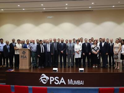 Armenia FM in Mumbai, attends Armenian trade office opening