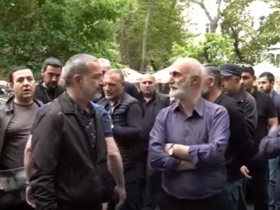 Parents of soldiers killed in 44-day war block street and demand  meeting with prosecutor general