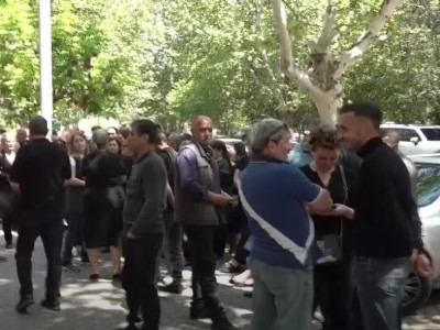 Դատախազության մոտ զոհված զինծառայողների ծնողների ակցիան ավարտվեց․ նրանք շարժվում են դեպի Ազատության հրապարակ
