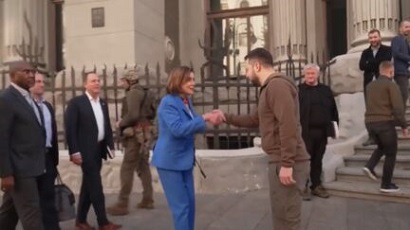 Nancy Pelosi visits Kyiv, meets with Zelenskyy