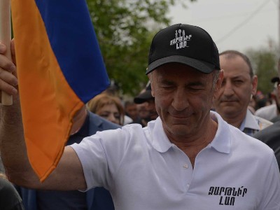 Huge opposition rally kicks off in downtown Yerevan