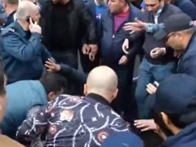 One person falls ill during opposition’s peaceful disobedience action in downtown Yerevan