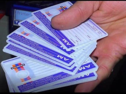 Վարորդական իրավունքի վկայական ձեռք բերելու պատրվակով ստացել էին գումարներ