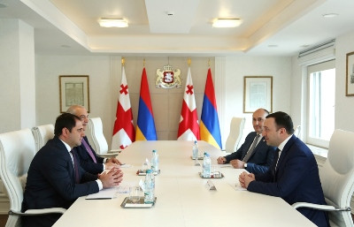 Armenia Defense Minister meets with Georgian PM
