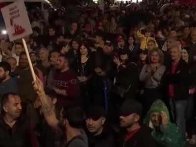 Disobedience march reaches France Square, rally starts