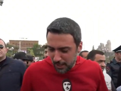 Մի աղջիկ, որի ձեռքը ջարդված էր, պետք է տեսնեիք, թե ոնց են բերման ենթարկում. Արամ Վարդեւանյան