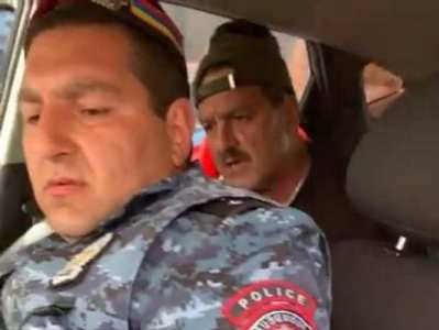 Նիկոլ՝ ամոթ քեզ, հազար ամոթ, թուրքերից ոչ մի բանով չես տարբերվում. Համբիկ Սասունյանը դուրս եկավ ոստիկանությունից