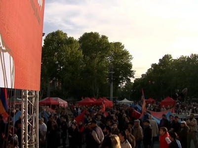 Resistance Movement rally starts in central Yerevan