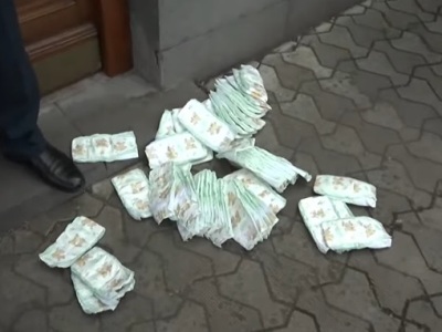 «Մենք դեղատնից գնել ենք պամպերսներ` հաշվի առնելով իրենց սարսափը». կանանց ակցիան Ազգային ժողովի մոտ