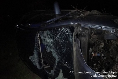 Մարմարաշեն գյուղի կամրջի մոտ «Mercedes-Benz»-ը բախվել է «Opel Zafira»-ին. վերջինս շրջվել է. կա վիրավոր