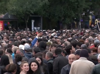 Resistance Movement organizes march through central streets of Yerevan