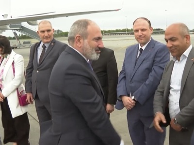 Armenia PM arrives in Netherlands