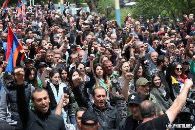 Newspaper: Armenia law enforcement system advises PM not to hold rallies