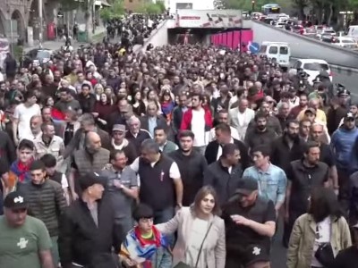 Peaceful protesters continue marching through Yerevan