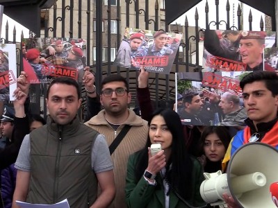 Resistance Movement representatives stage protest outside office of EU Delegation to Armenia