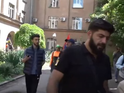 Ուսանողների մի զգալի մաս խոսք տվեց, որ ժամը 16։00-ին կհանդիպենք Ֆրանսիայի հրապարակում. Հովհաննես Հարությունյան