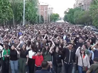 «Դիմադրություն» շարժման մասնակիցները երթով շարժվեցին Ֆրանսիայի հրապարակ