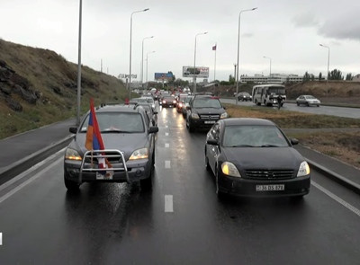 Resistance Movement holds car rallies in five directions in Yerevan