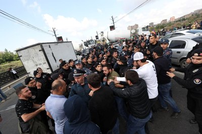 Peaceful acts of disobedience start in Yerevan