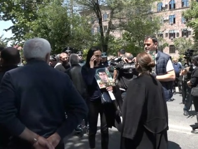 Մենք եկել ենք, տեսնենք՝ դավաճանը կանչվելու է պատասխանատվության, թե ոչ. Զոհված զինծառայողի ծնող