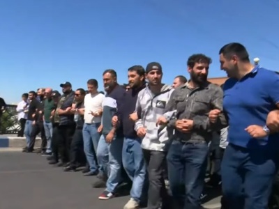 Protesters block Victory Bridge in Yerevan