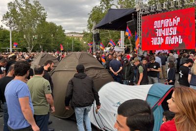 Resistance Movement heads to meeting place of Armenian and Lithuanian presidents
