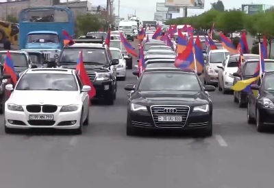 Resistance Movement holds early morning disobedience actions in Yerevan