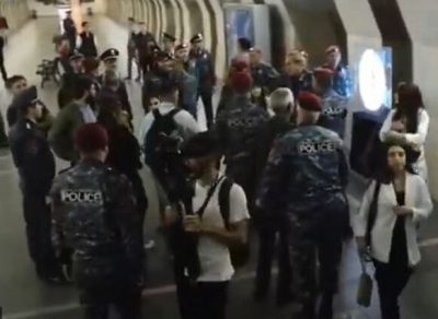 Armenian police apprehend protesters who paralyzed subway work