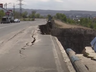 Ծիծեռնակաբերդի խճուղու փլուզված հատվածում կաշխատեն նաեւ գիշերային ժամերին, որ արագ ճանապարհը բացվի