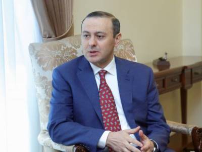 ԱԽ քարտուղարը պարզաբանել է, թե ինչ է նկատի ունեցել Շառլ Միշելը Հայաստանի և Ադրբեջանի տարածքով հաղորդակցության մասին