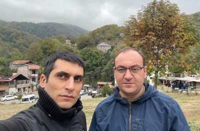 ՔԿ-ի քննիչները «Հայրենիք» կուսակցության անդամ Արսեն Նիկողոսյանի բնակարանում փնտրում են թմրանյութ․ Բաբայան