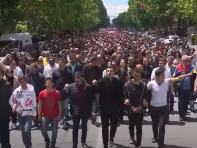 Members of resistance movement return to French Square