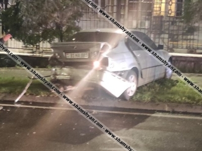 Իսակովի պողոտայում Mercedes C500-ը բախվել է կայանված BMW-ին, վերջինս հայտնվել է մայթին՝ բախվելով ծառերին.Կան վիրավորներ