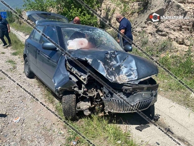 Խոշոր ավտովթար՝ Արագածոտնի մարզում. 31-ամյա վարորդը Skoda-ով բախվել է ապառաժ քարերին