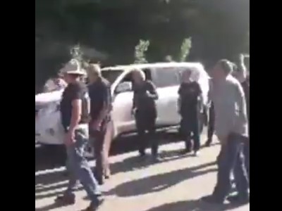 Protesters demanding Armenian PM'ss resignation blocks Noyemberyan-Voskepar road