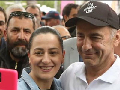 Armenian Ministry of Labor employee fired because of photo with Robert Kocharyan