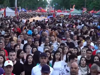 Rally on France Square in Yerevan ends: the procession began