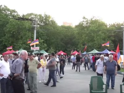 Working conversation with citizens takes place on France Square in Yerevan