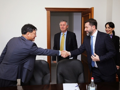 Կարեն Անդրեասյանն Ասիական զարգացման բանկի փոխնախագահի հետ քննարկել է արբիտրաժային կենտրոնի ստեղծման ընթացքը