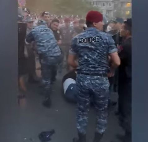 Armenian Health Ministry reports 50 injured in clashes between activists and police