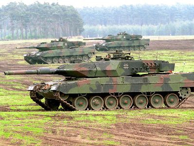 Spain ready to deliver anti-aircraft missiles, Leopard battle tanks to Ukraine