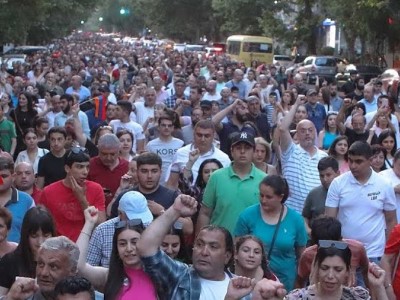 Resistance Movement holds rally in Yerevan