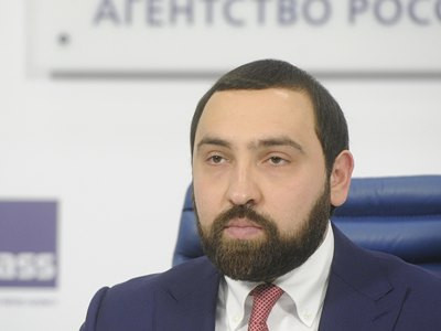 Իլհամ Ալիեւը ռուս լրագրող Մաքսիմ Շեւչենկոյի գլխավոր հրամանատարն է․ Սուլթան Խամզաեւ