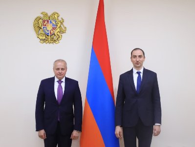 High-tech industry minister briefs Russia Ambassador on details regarding Armenia's first space satellite